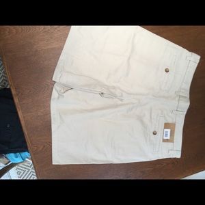 Lord & Taylor NWT. Size 32, 💯 cotton, casual classics. Bermuda shorts/womens.